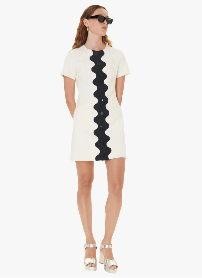 Tara Jarmon ROSSIA - Robe Courte Col Rond à Rayure | Blanc 3 Tara Jarmon ROSSIA - Robe Courte Col Rond à Rayure | Blanc – Image 3