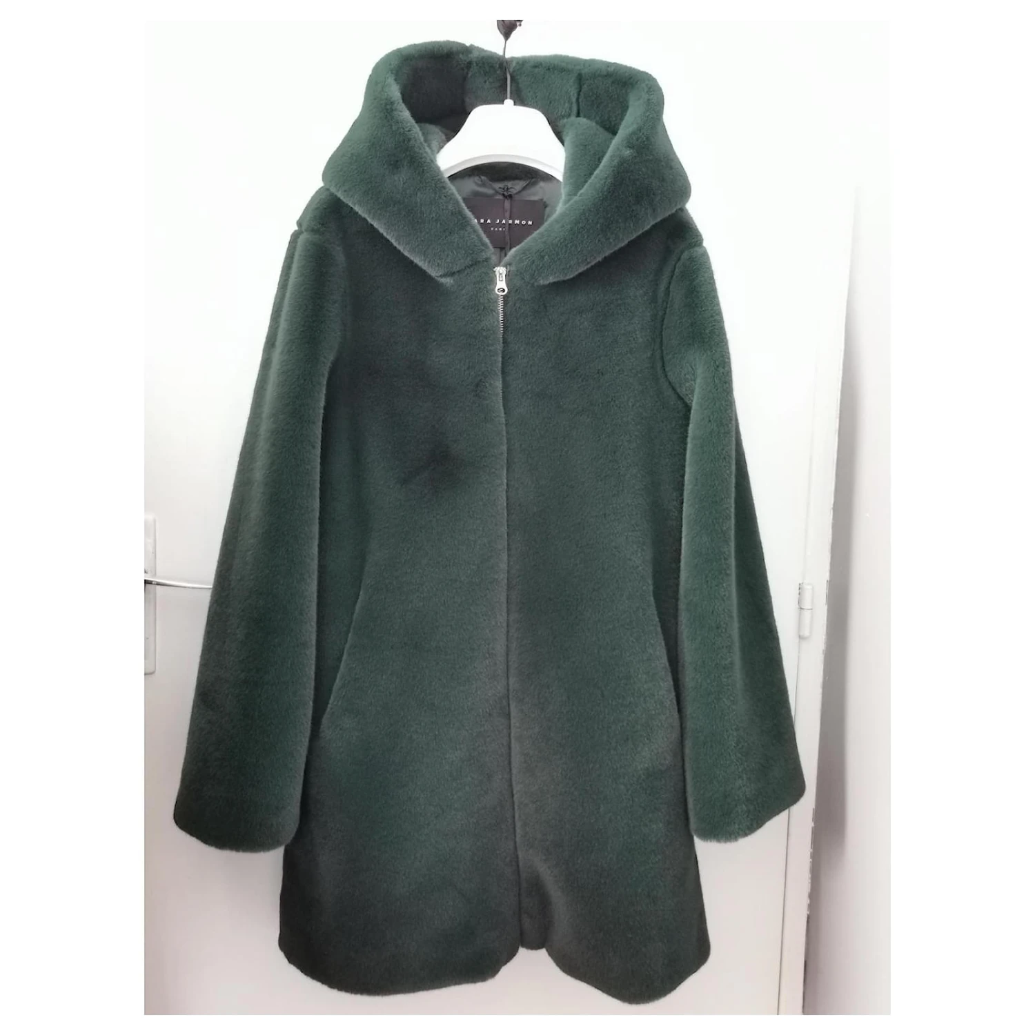 Tara Jarmon Manteaux, Vêtements D'extérieur Vert Vert Foncé Bijouterie Dorée 9 Tara Jarmon Manteaux, Vêtements D'extérieur Vert Vert Foncé Bijouterie Dorée – Image 9